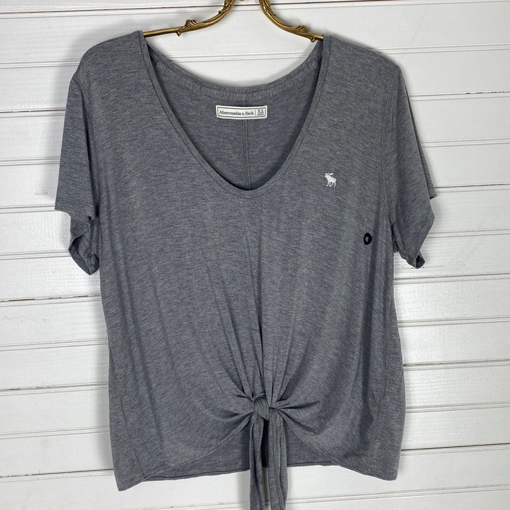 Abercrombie & Fitch Gray Short Sleeve Tee